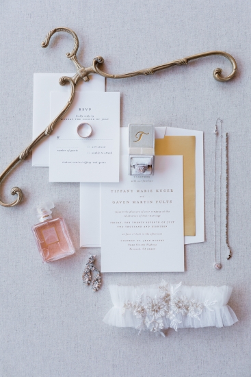 wedding-invitation-minimalist